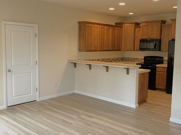 4th image of 3091 NW White Oak Ave