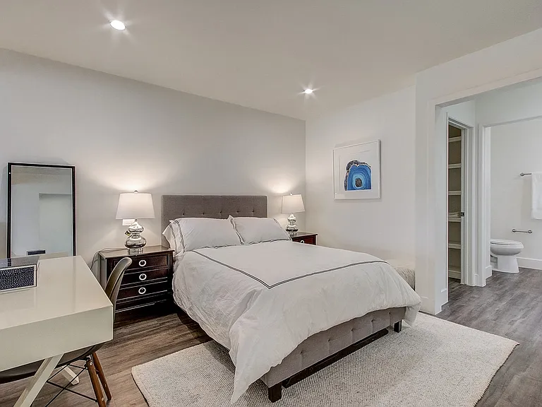 Kingsley Tower Apartments — Photo 5