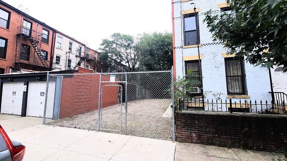 1st image of 9 Marconi Place