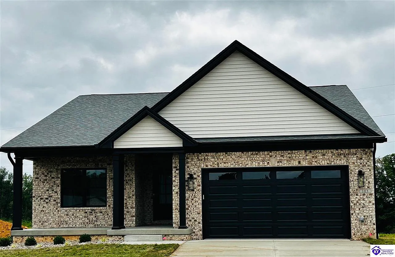 221 Sweet Grass Cir photo 1