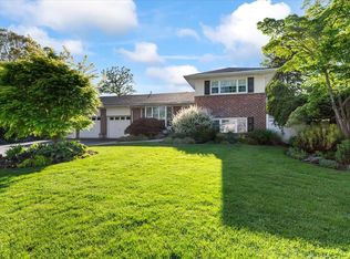 20 Greene Dr, Commack, NY 11725