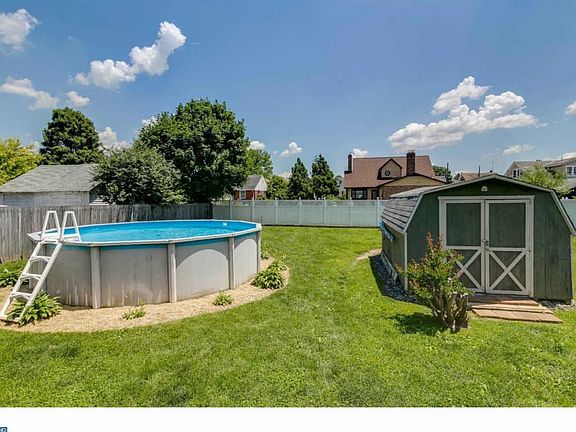 3rd image of 18 Atkins Ave