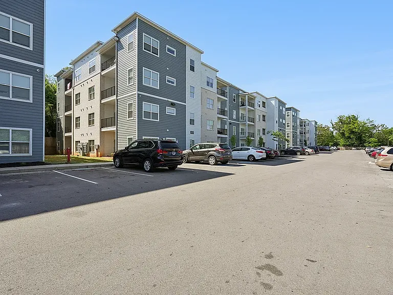 Central Terrace Apartments — Photo 20