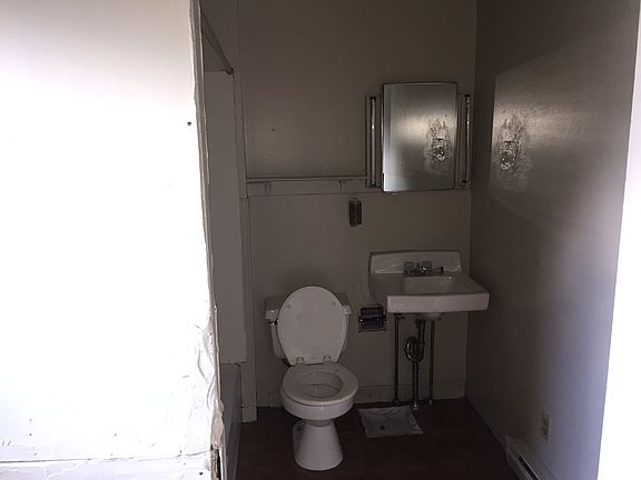 2nd image of 301 Coleman St #B