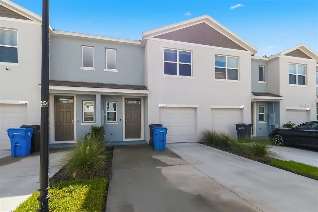 3 bed, 2.5 bath, 1488 sqft, $2,450 — Photo 2