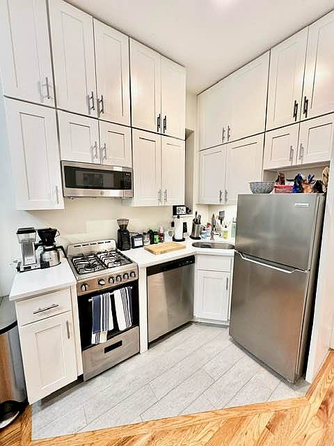 1st image of 294 W 92nd St #4G