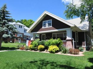 221 8th St, Baraboo, WI 53913