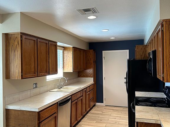 5th image of 1249 E La Jolla Dr #0