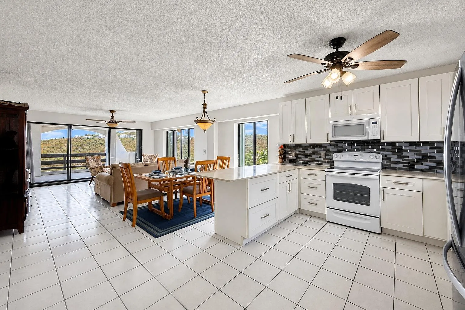 2 bed, $2,500 — Photo 1