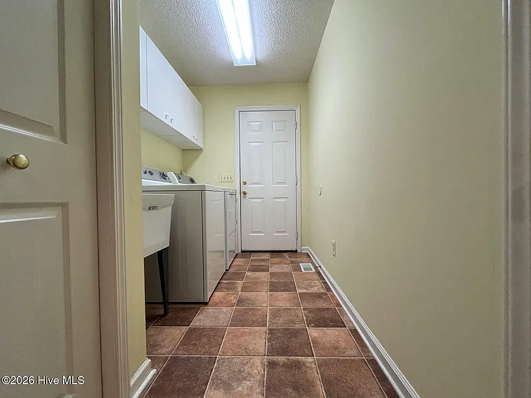 100 Bridle Path Cir — Photo 15