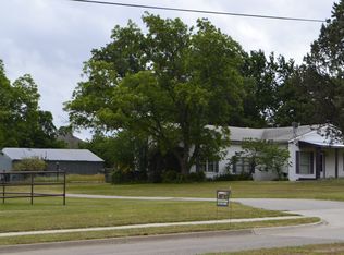 906 N Little School Rd, Kennedale, TX 76060