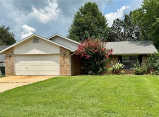 4262 E Chaparral Ln, Fayetteville, AR 72704