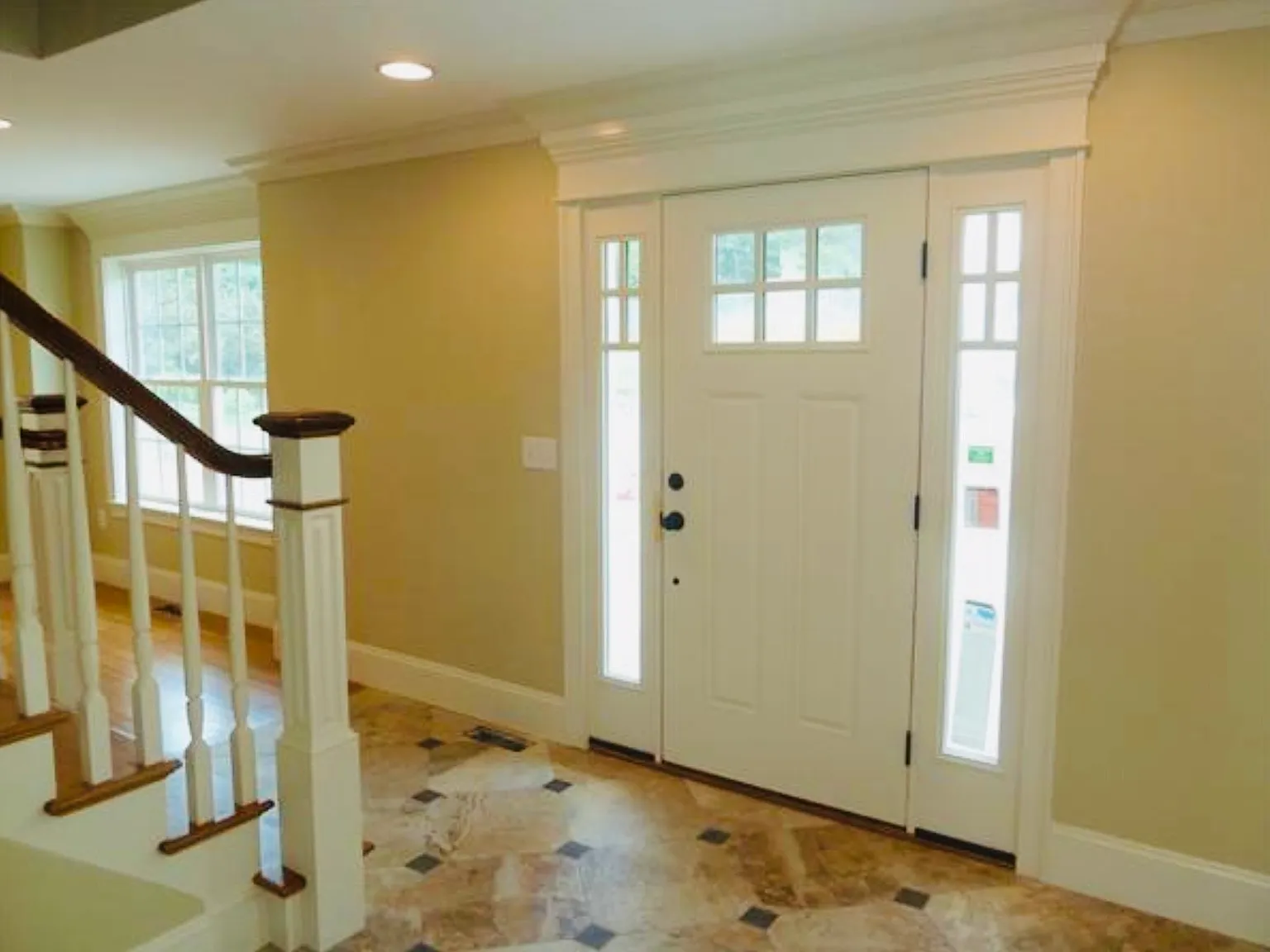 4 bed, 3.5 bath, 4000 sqft, $7,000 — Photo 2