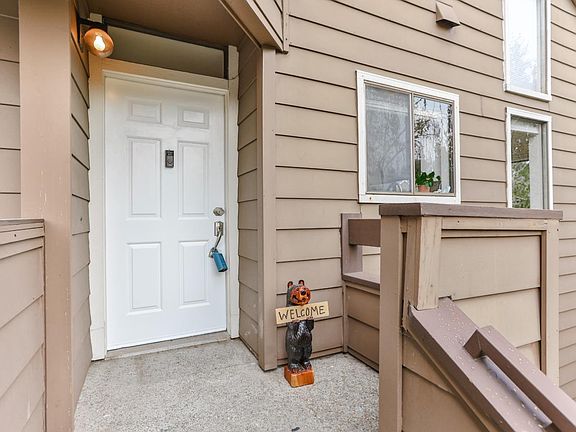 5th image of 1147 Shoreline Dr