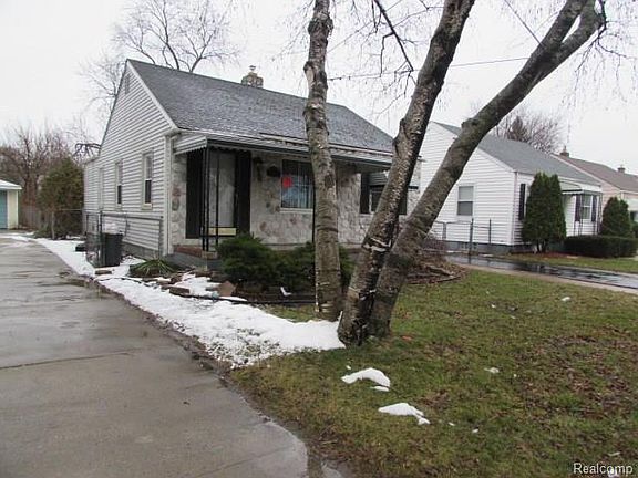 2nd image of 19131 Woodside St