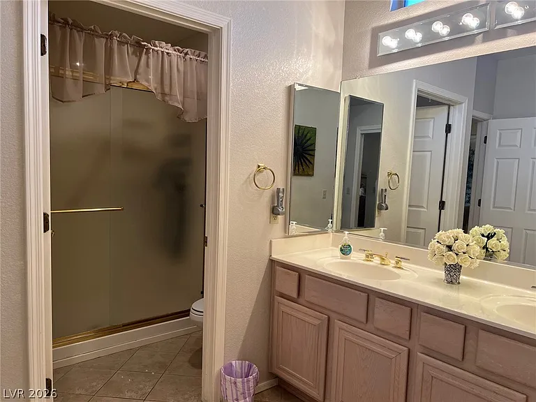 2404 Floyd Ct — Photo 13