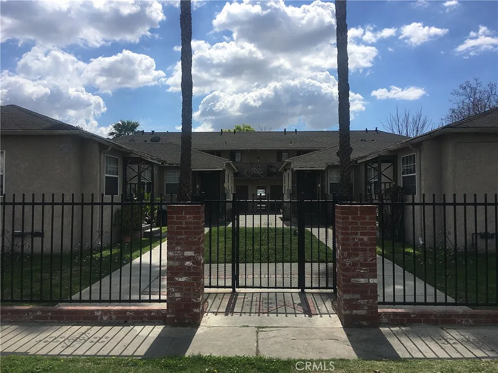 2 bed, 675 sqft, $1,995 — Photo 1