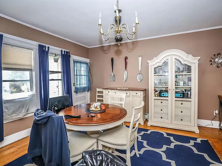728 Dix St — Photo 3