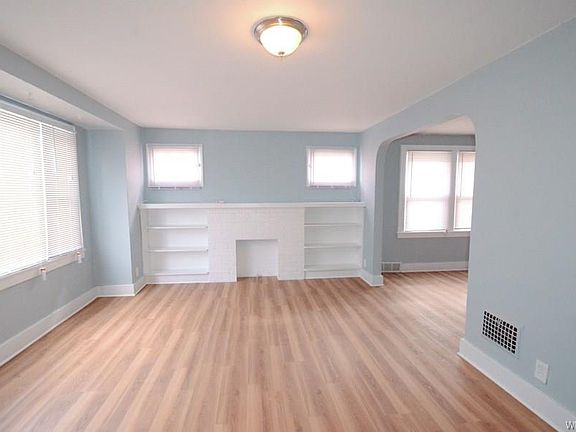 3rd image of 335 Saint Lawrence Ave