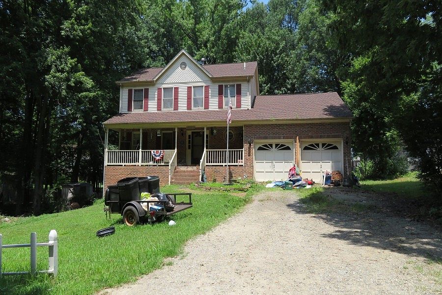 1st image of 32 Hamlin Dr