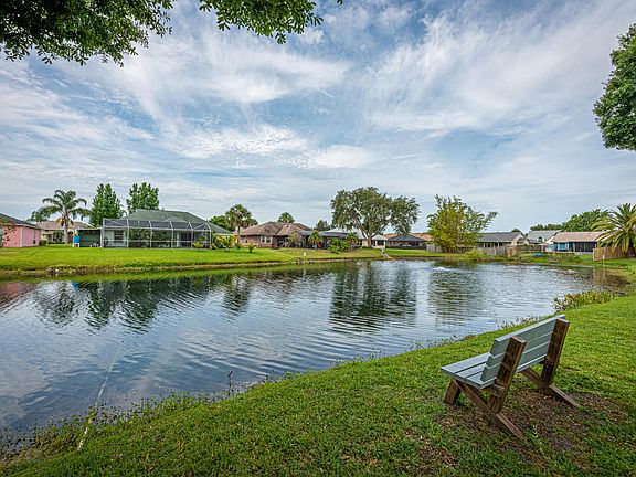 2nd image of 1349 Richwood Cir