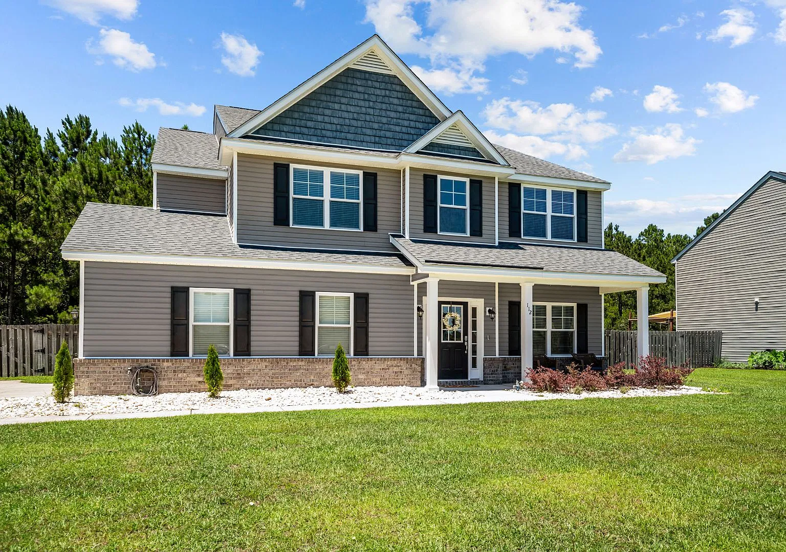 Space, Style & Savings Spacious 5BR Home with Solar Panels — Photo 3
