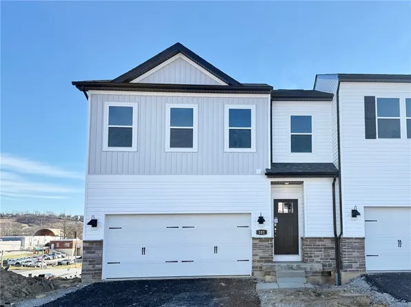 101 Delmonica Dr, Meadow Lands, PA 15347