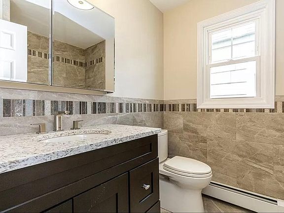 5th image of 417 Virginia Ave #3