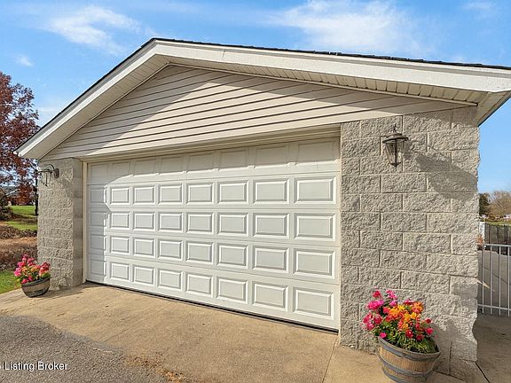 5th image of 8120 Shobe Ln