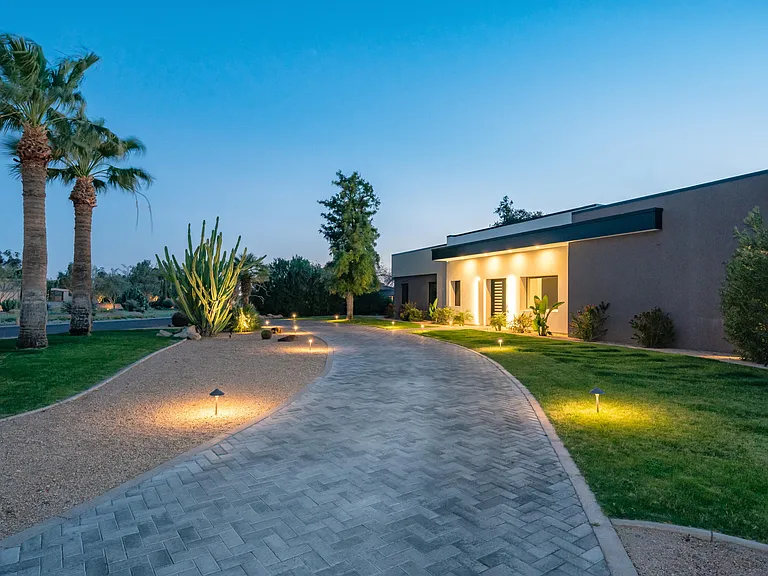 7417 E Paradise Dr — Photo 76