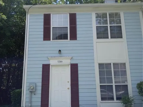 5700 Wells Cir, Stone Mountain, GA 30087