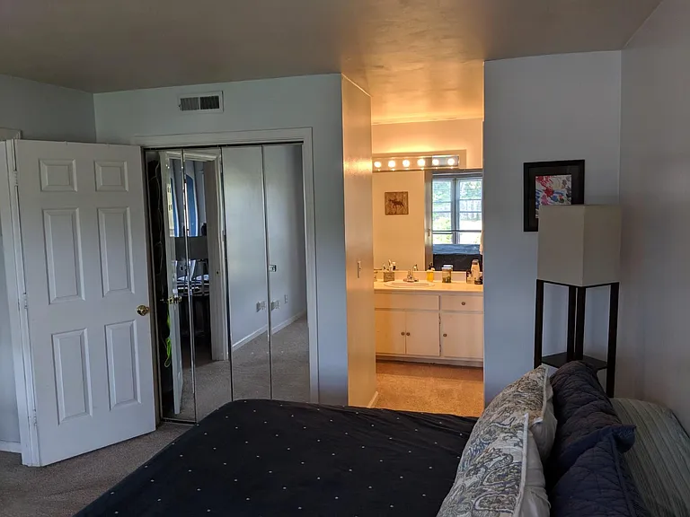 246 Hillsboro Pl — Photo 9