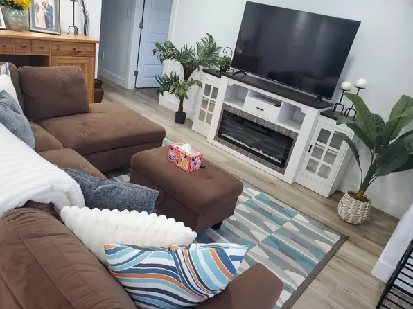 704 N Bennedict Dr, Saratoga Springs, UT 84045