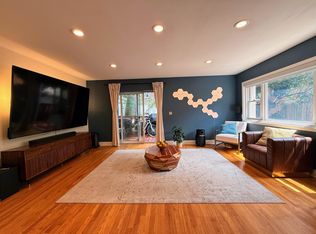 8 Carroll Pl, Weehawken, NJ 07086