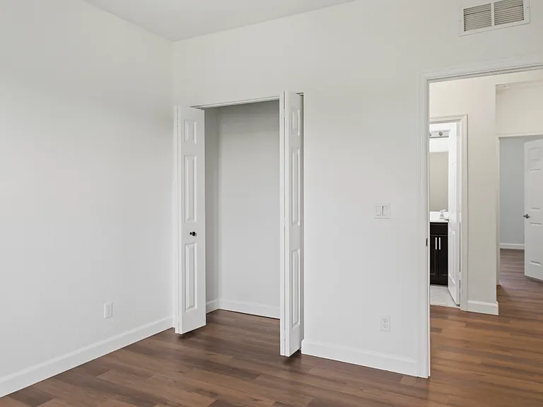 4648 Silver Saw Ln — Photo 18