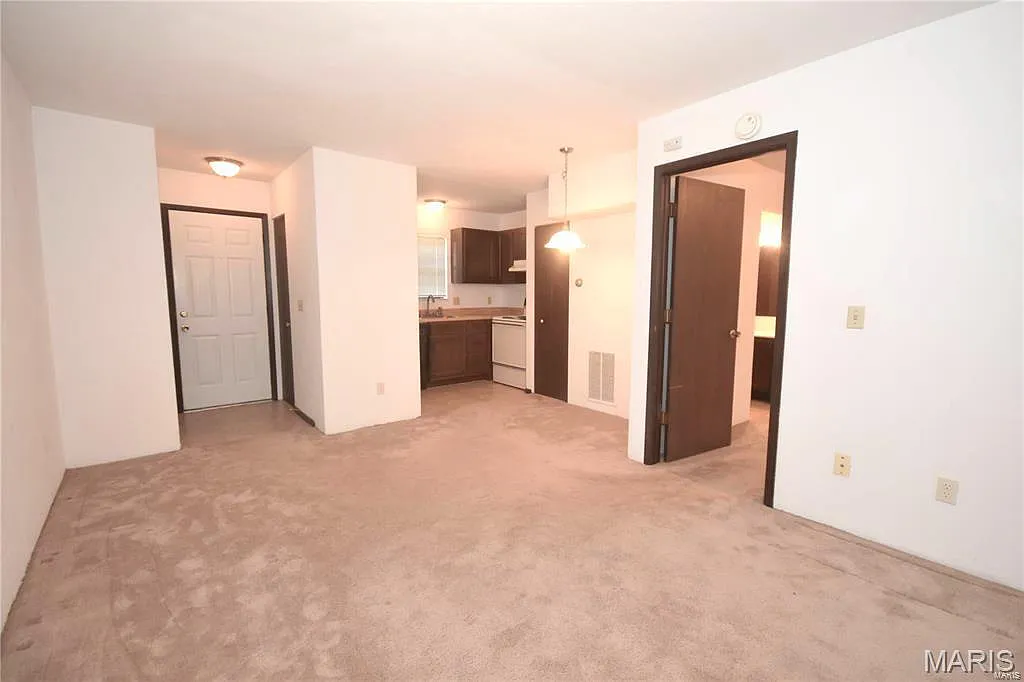 1 bed, 1.0 bath, 540 sqft, $830 — Photo 2