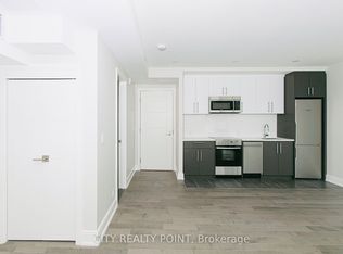 11 Walmer Rd #702-C02, Toronto, ON M5R 2W9