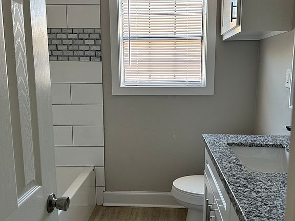 4th image of 806 Taliaferro St