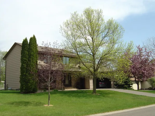 1310 Black Oaks Ln N, Plymouth, MN 55447