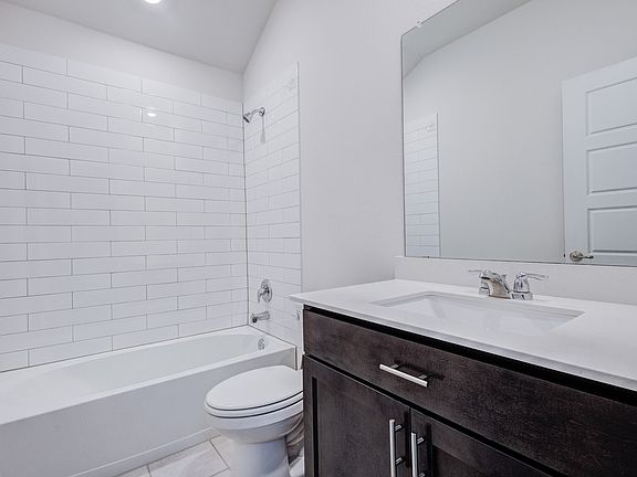 2nd image of 6332 Tudor Pl
