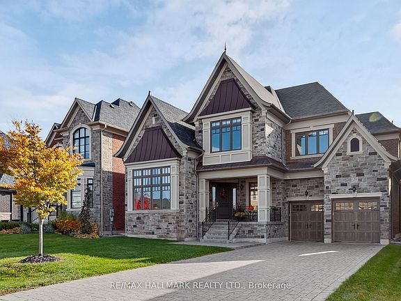 3rd image of 29 Secret Garden Ct