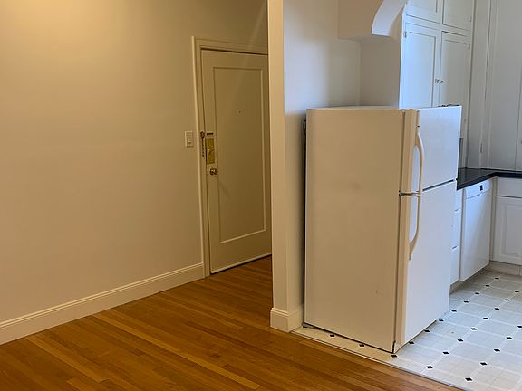 3rd image of 349 Fillmore St APT 203