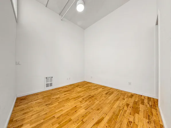 315 Seigel Street image 7 of 21