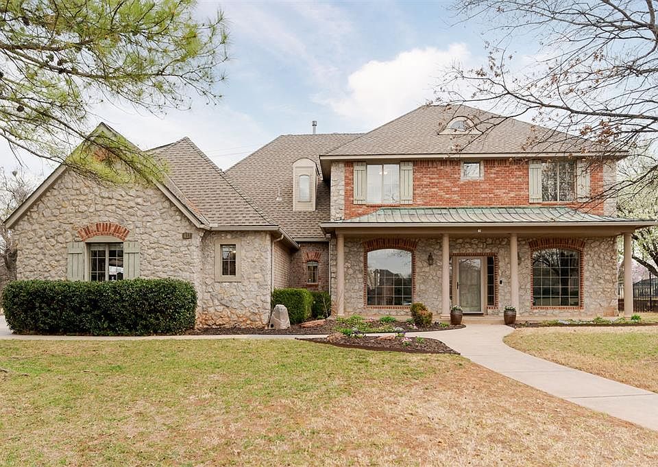 1st image of 417 Heritage Green Rd