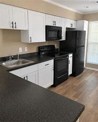 2 bed, 1.5 bath, 1200 sqft, $1,400 — Photo 3