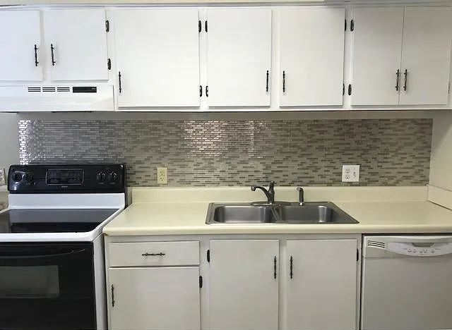 116 Kingsbury Dr — Photo 4