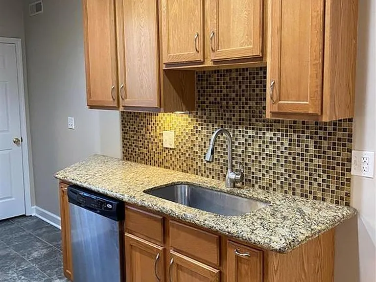 5375 Pershing Ave #1E — Photo 10