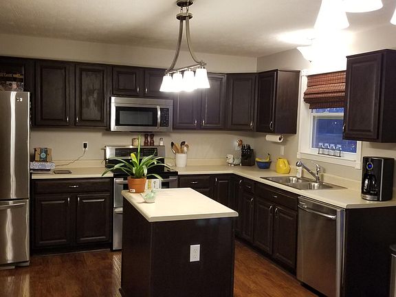 3rd image of 1272 Foor Blvd