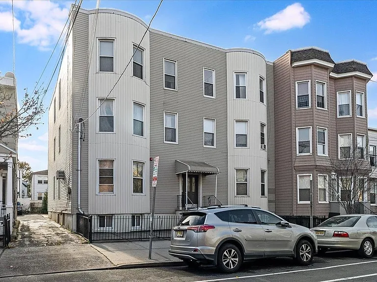97-99 Zabriskie St #3R — Photo 26