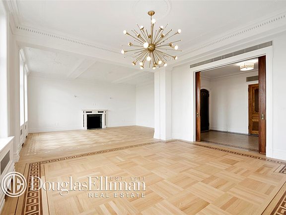 3rd image of 135 Central Park W APT 6SC